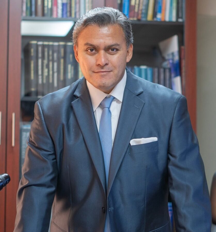 Fotografía oficial Dr. Ramón Gutiérrez